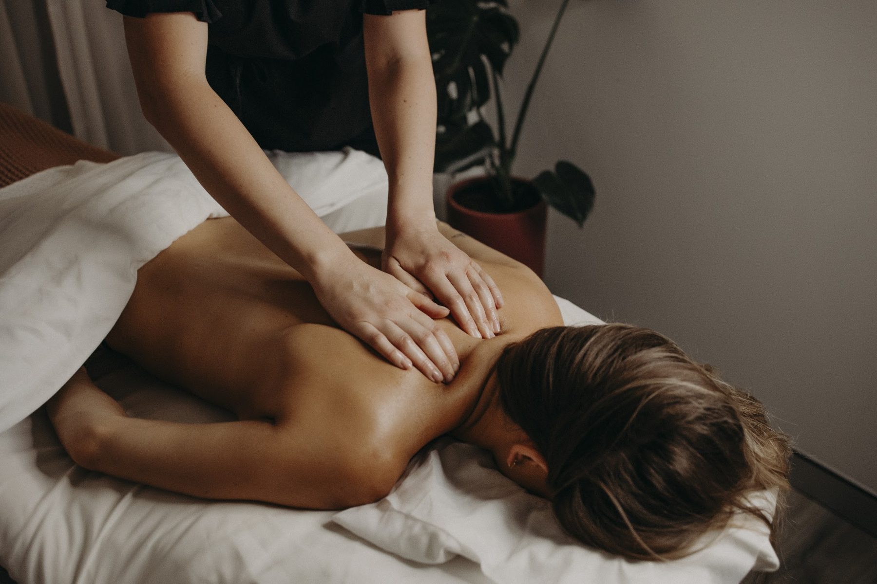 Back massage | Glow Skin & Spa, Baldivis